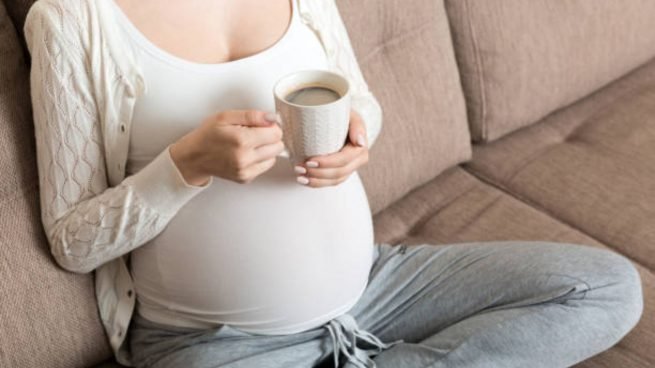 ¿Embarazada y adicta al café? Descubre por qué el café descafeinado es tu mejor aliado